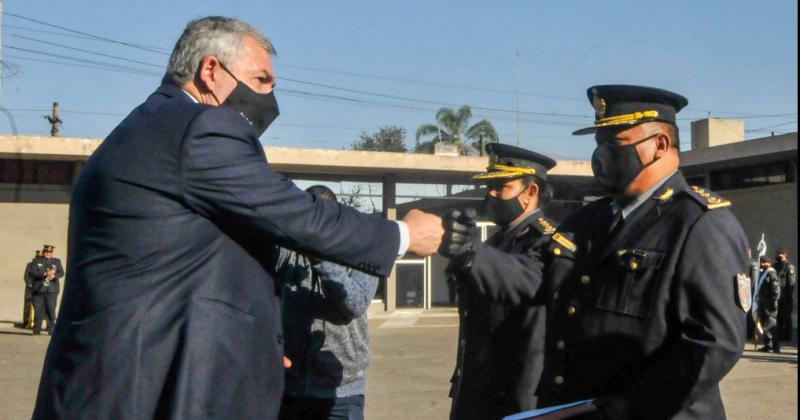 El Gobernador presidioacute acto de ascenso de efectivos policiales