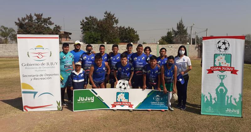 Sociedad Espantildeola en Voacuteley y Talleres en fuacutetbol adaptado son semifinalistas 