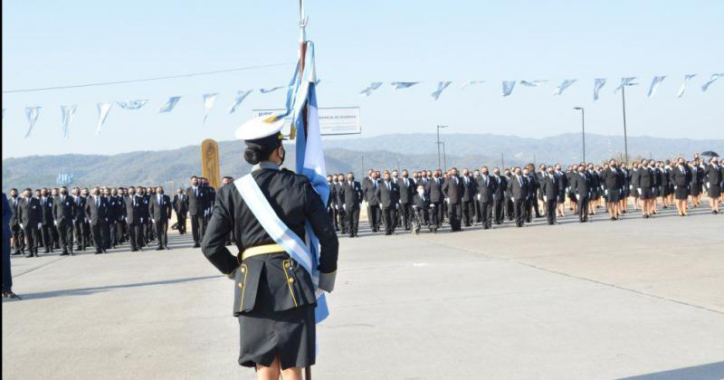 Alumnos del Instituto Universitario Provincial de Seguridad juraron a la Bandera Nacional