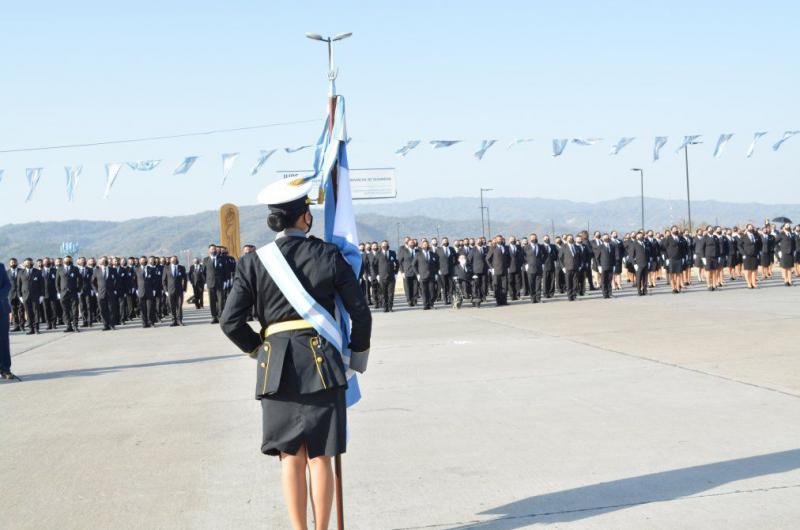 Alumnos del Instituto Universitario Provincial de Seguridad juraron a la Bandera Nacional