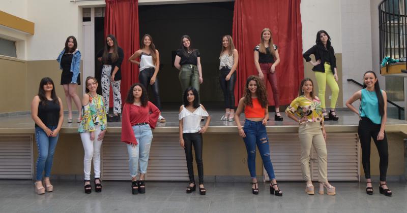 El Colegio Santa Baacuterbara elige hoy a su nueva soberana como otros colegios