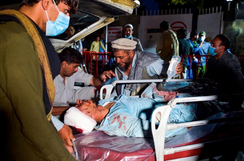 Un doble atentado del ISIS deja una matanza en la evacuacioacuten de Kabul