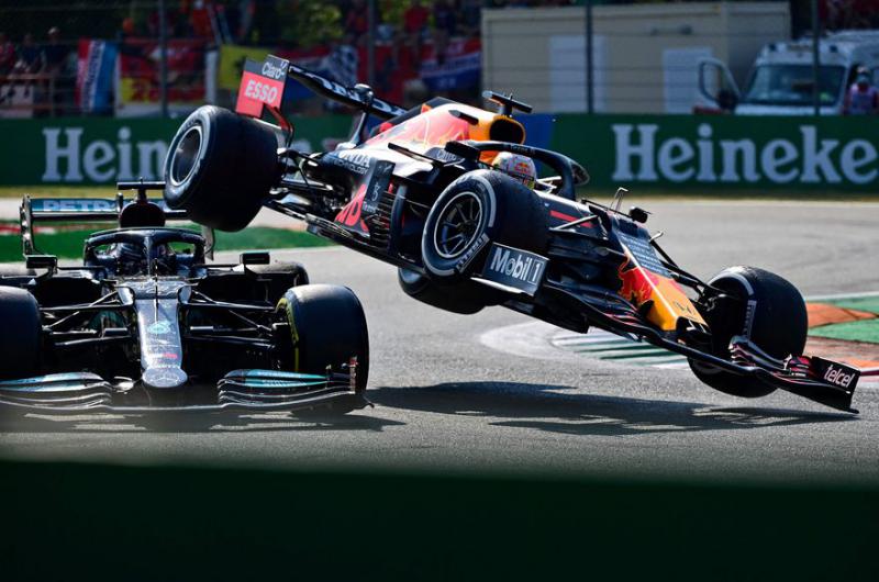 Australiano Ricciardo de McLaren aprovecha colisioacuten para ganar en Monza