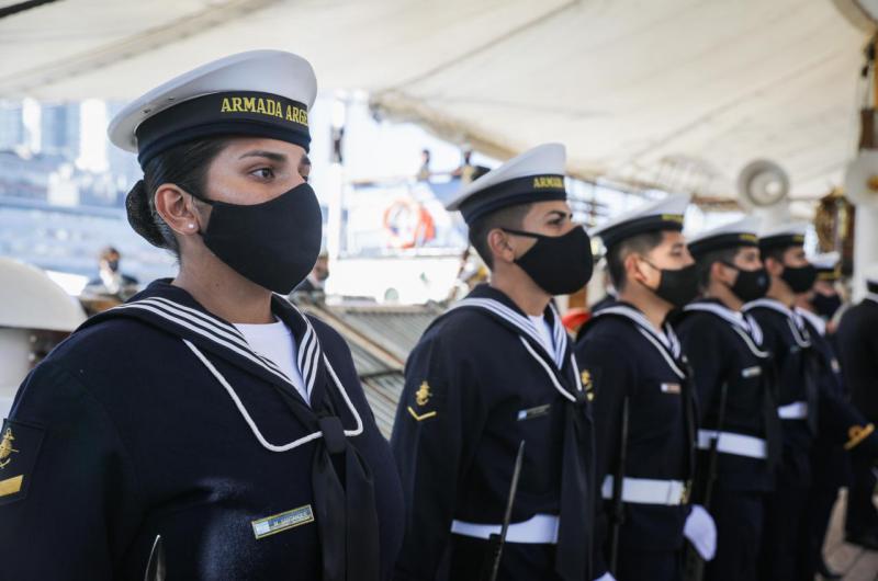 Recibiraacuten documentacioacuten de joacutevenes inscriptos para ingresar a la Armada 