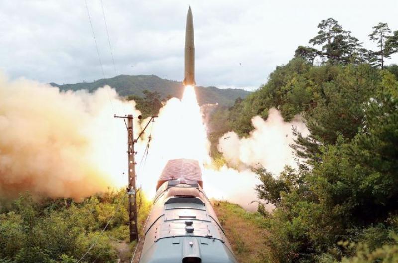 Corea del Norte prueba nuevo misiles y denuncia doble juego de EEUU