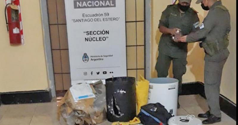 Detienen a chofer de micros con 20 kilos de cocaiacutena oculto