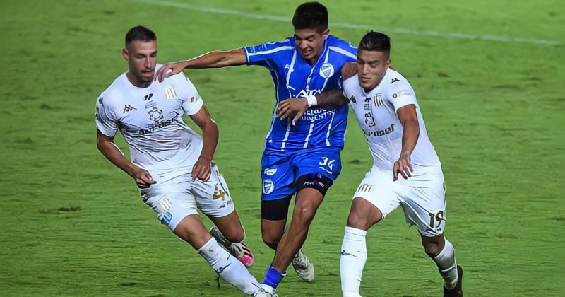 Racing en busca de los cuartos de final ante Godoy Cruz