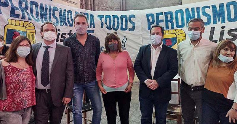 Hoy el general Peroacuten vendriacutea y los sacariacutea a patadas