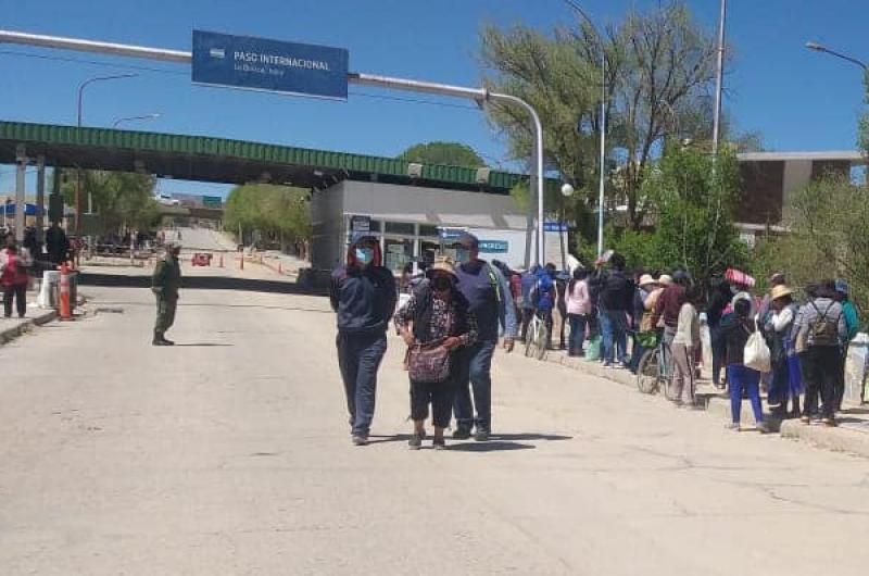 Habilitaron en La Quiaca el uacutenico paso de mercaderiacuteas hacia Villazoacuten