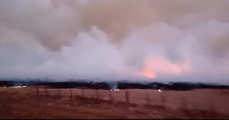 Arduo trabajo para extinguir focos de incendios en la provincia