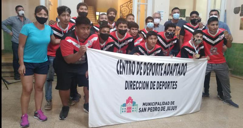 Campeones del Fuacutetbol Adaptado y Voacuteley 