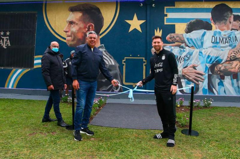 La AFA descubrioacute un mural por el tiacutetulo de la Copa Ameacuterica