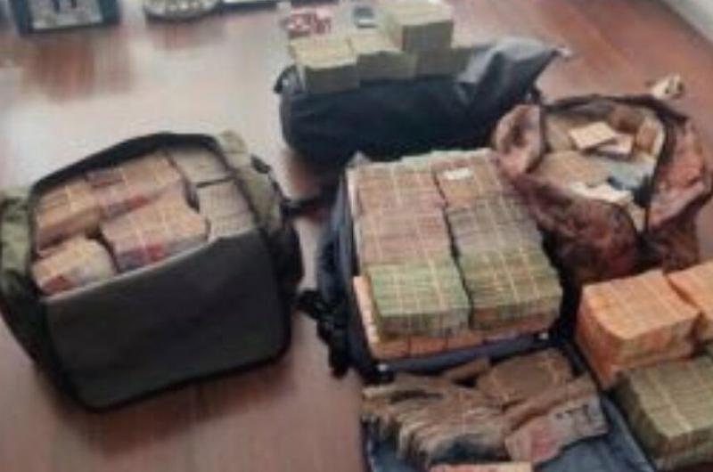 Desbaratan una banda narco que teniacutea cuevas de dinero