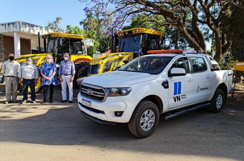 Vialidad Nacional recibioacute nuevos equipos para mantenimiento de rutas