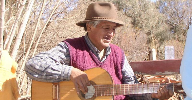 Alturas Moacutevil homenajea a Ricardo Vilca en Humahuaca