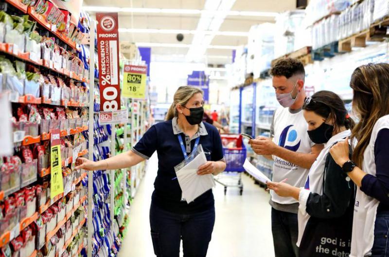 Solo una cadena de supermercados no cumple con el congelamiento de precios