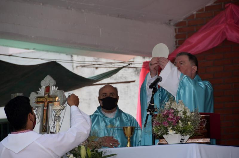 Que tengan buena salud y las bendiciones de Dios con la proteccioacuten de Mariacutea