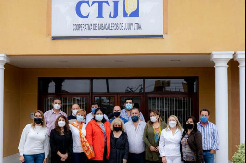 Sarapura participoacute de mesa de diaacutelogo con la Cooperativa de Tabacaleros de Jujuy