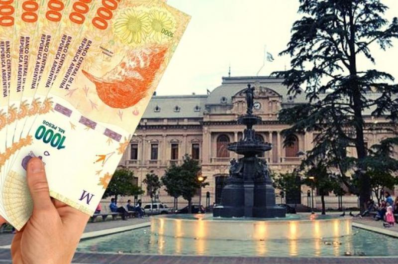 Rechazoacute unaacutenime por el bono de 8 mil pesos anunciado por el Gobierno
