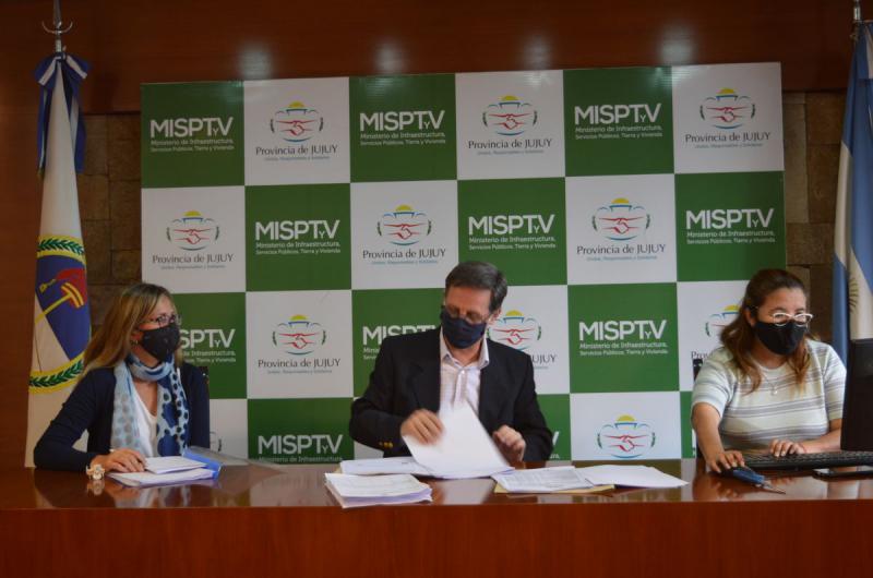 Trabajos preliminares para el Centro Cultural Lola Mora en Alto La Vintildea