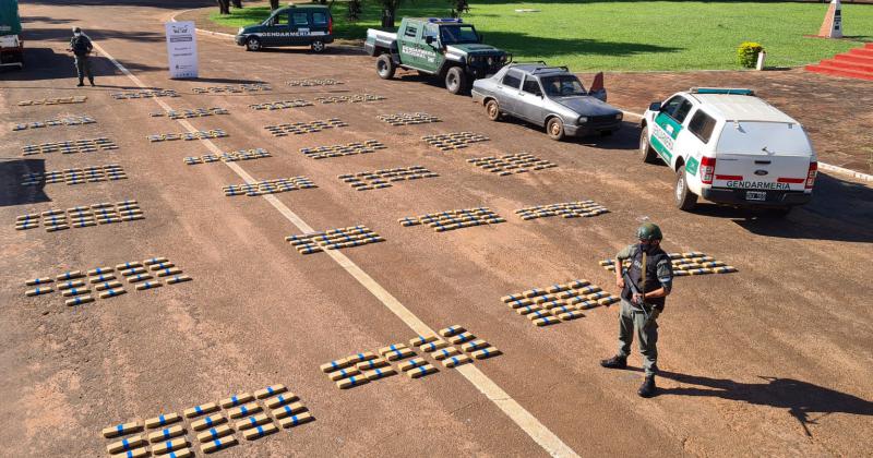 Secuestran maacutes de 420 kilos de marihuana