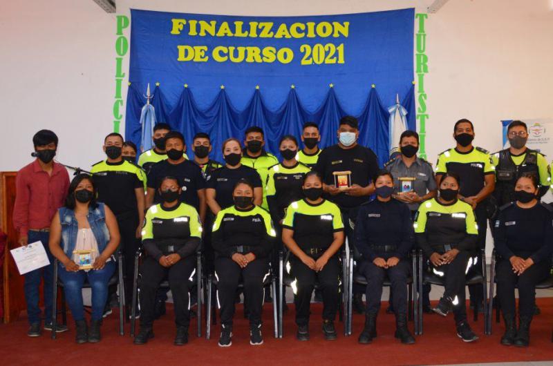Capacitan al personal de la Policiacutea Turiacutestica para la temporada de verano 2022
