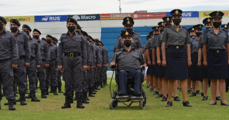 Egresaron maacutes de 350 cadetes del Instituto Universitario Provincial de Seguridad