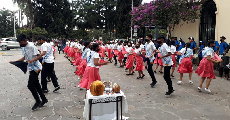 Volvioacute la magia de pesebres y la adoracioacuten al Nintildeo Dios