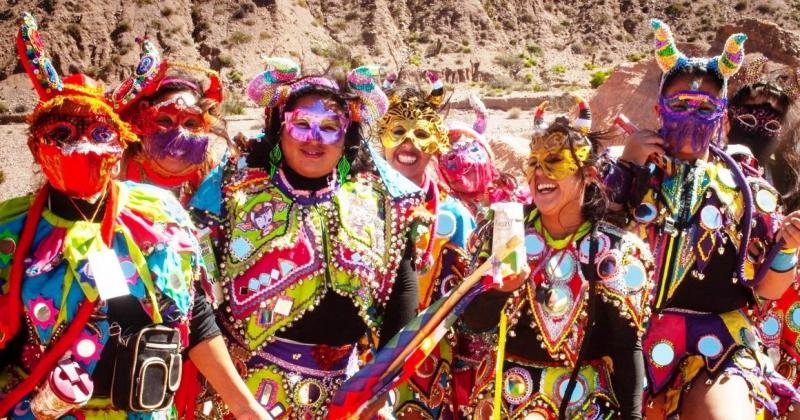 Chaya del mojoacuten de la comparsa Cerro Negro de Maimaraacute con baile hasta el 2