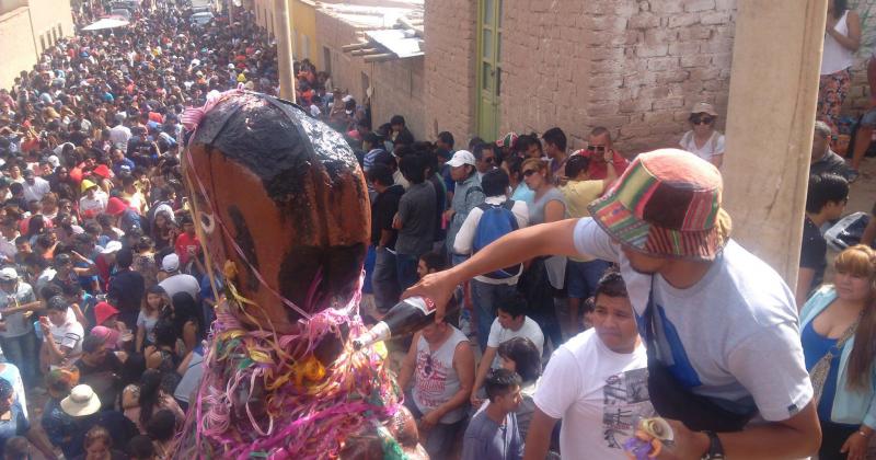 Casastchok espera a sus simpatizantes jujentildeos y turistas para chayar el mojoacuten