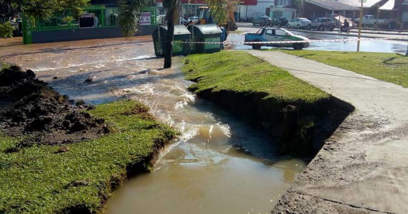 Se rompioacute un acueducto en barrio Ciudad de Nieva