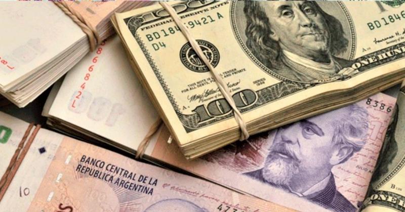 Peso argentino segunda moneda maacutes devaluada frente al doacutelar en 2021