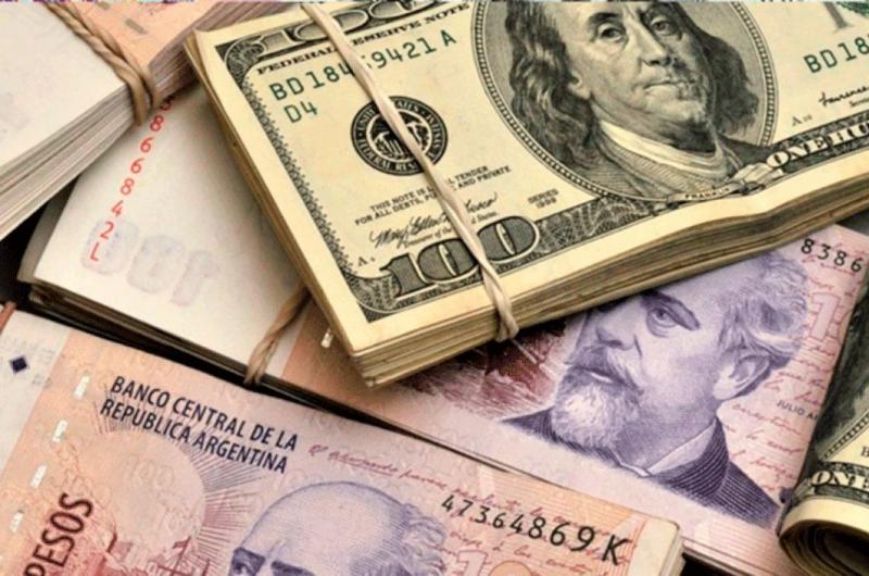 Peso argentino segunda moneda maacutes devaluada frente al doacutelar en 2021
