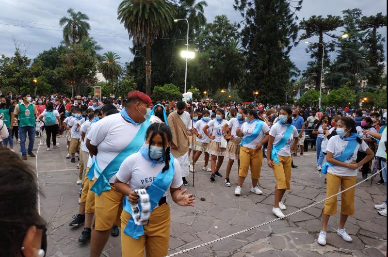 En la previa de Reyes decenas de pesebres acudieron a  la Catedral 