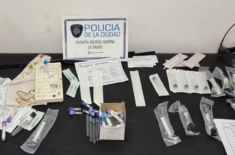Detuvieron a siete personas por comercializar PCR falsificados