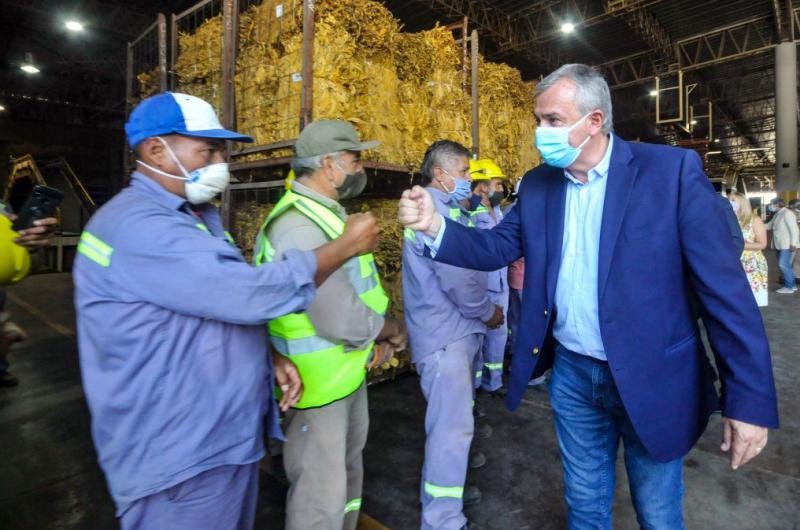 Morales reafirmoacute el compromiso con el sector tabacalero