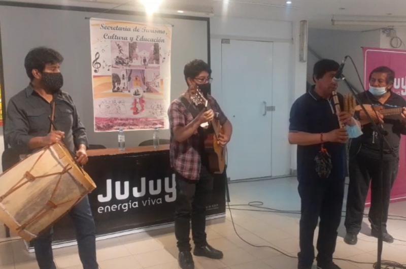 Se presentoacute  el Alborozo Humahuaquentildeo en la Capital jujentildea y en El Carmen