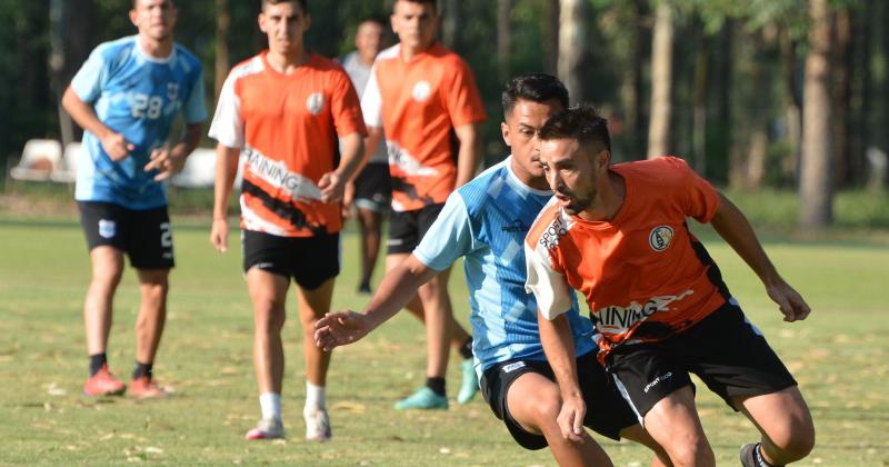 Gimnasia arranca ante Brown de Adrogueacute de local