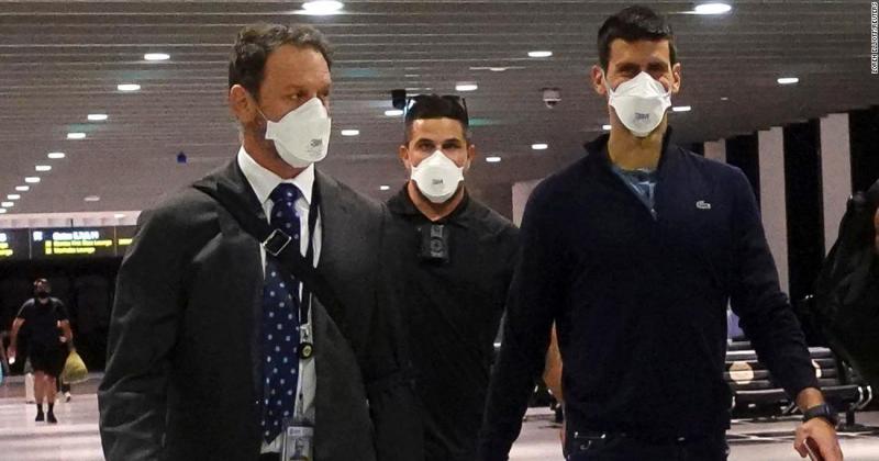 Djokovic abandonoacute Melbourne en calidad de deportado