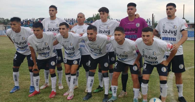 Talleres superoacute a Zapla y accedioacute a la proacutexima ronda del Regional Amateur 