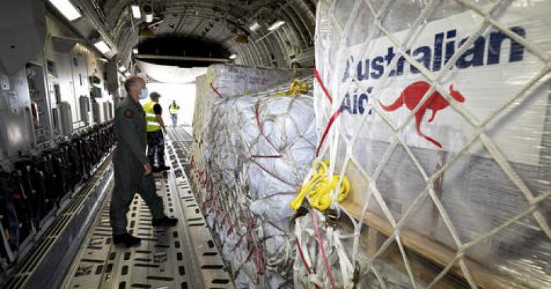 Desde Nueva Zelanda y Australia llegoacute la primera ayuda humanitaria a Tonga