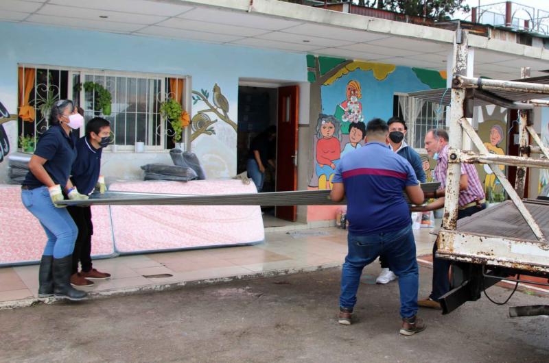 Se brindoacute asistencia y contencioacuten a familias damnificadas por las tormentas