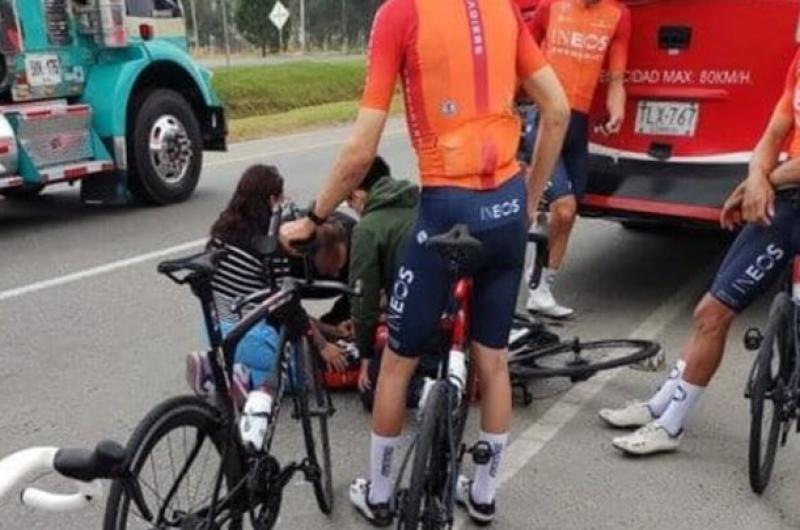 Ciclista colombiano Egan Bernal se accidentoacute y se perderaacute toda la temporada