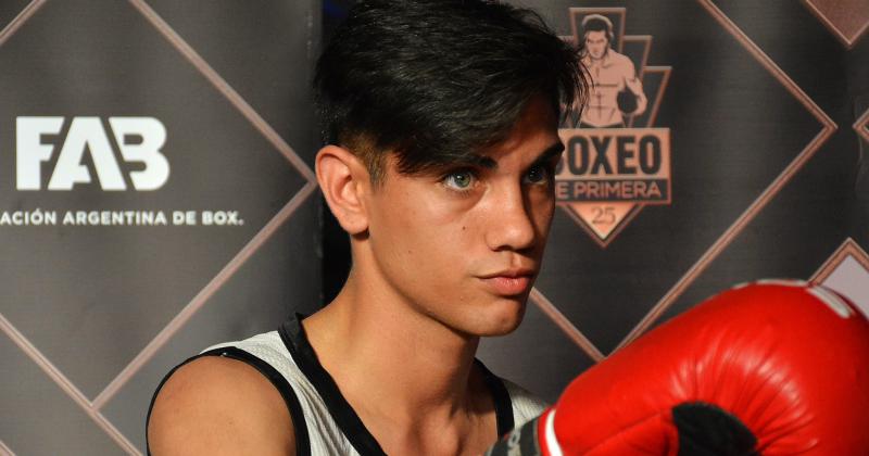 Muriacuteo en una ruta espantildeola una joven promesa argentina del boxeo