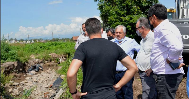 Infraestructura Vialidad y Recursos Hiacutedricos suman maquinaria en Perico