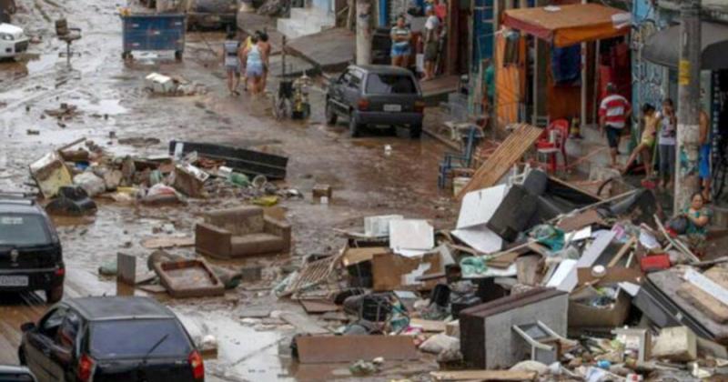 Para Bolsonaro les faltoacute visioacuten a quienes hicieron sus casas en zonas inundables