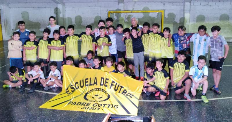 Filial de la escuela de Fuacutetbol Infantil Padre Marcelo Gottig en Coquena