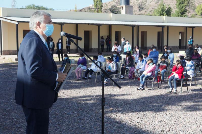 Morales inauguroacute el ciclo lectivo 2022 en la Escuela Nordm 31 de Huacalera