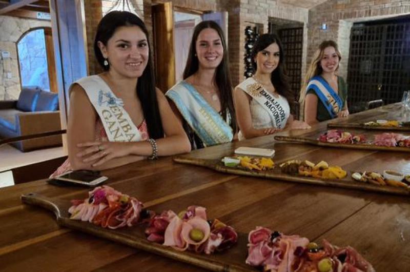 Realizan acciones de promocioacuten turiacutestica en la Fiesta de la Vendimia