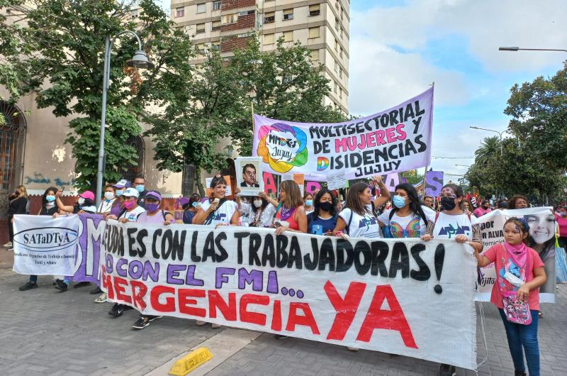 8M- multitudinaria marcha de mujeres en Jujuy